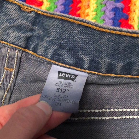 High waisted distressed Levi denim shorts, 28 W - Picture 3 of 6